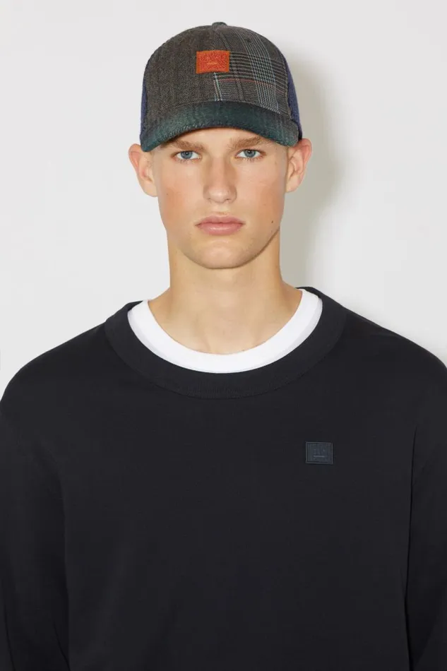 Acne Studios Crew Neck Sweater 8211 Regular Fit Black Men Sweatshirts Acne Studios Crew Neck Sweater 8211 Regular Fit Black Men Sweatshirts