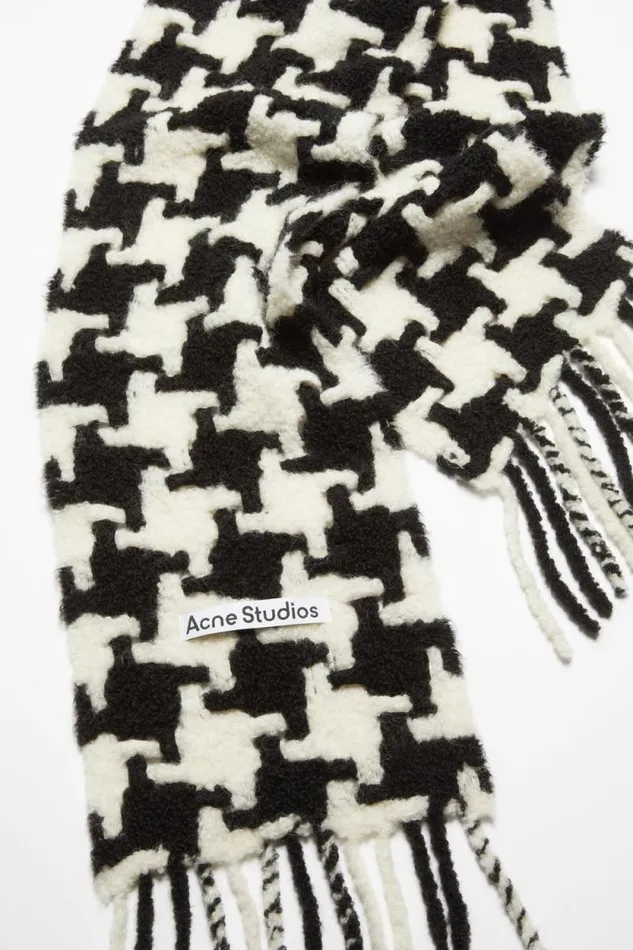 Acne Studios Houndstooth Scarf Whiteblack Women Scarves Acne Studios Houndstooth Scarf Whiteblack Women Scarves