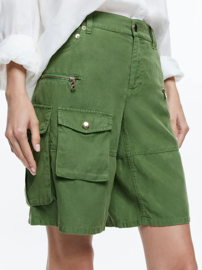 Alice Olivia JAXON SUPER SLOUCHY LONG CARGO SHORT Avocado Women Shorts