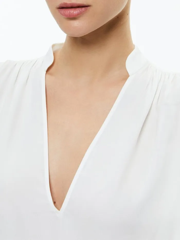 Alice Olivia ONICA COLLARED BLOUSE Off White Women Tops