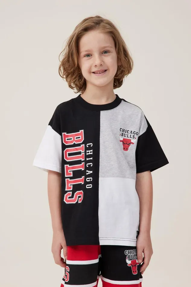 Boys 214 Tops and TShirts Cotton On License Drop Shoulder Short Sleeve Tee Lcn Nba Blackchicago Bulls Colour Block Boys 214 Tops and TShirts Cotton On License Drop Shoulder Short Sleeve Tee Lcn Nba Blackchicago Bulls Colour Block