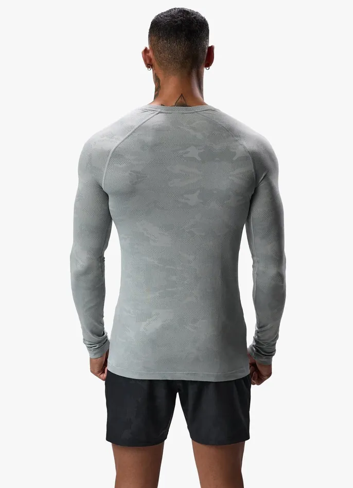 Gym King Gymwear Men Debossed Camo Seamless LS Tee 8211 Cloudy Grey