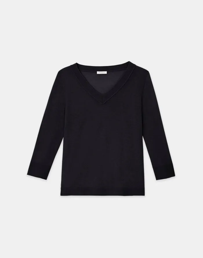Lafayette 148 New York Fine Gauge Cashmere VNeck Sweater Black Ready To Wear Sweaters and Knits Lafayette 148 New York Fine Gauge Cashmere VNeck Sweater Black Ready To Wear Sweaters and Knits