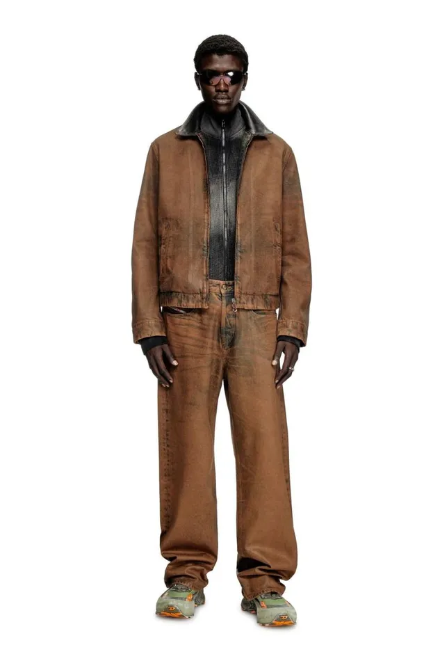 Men Diesel Jeans Relaxed Jeans 2001 DMacro 09K82 Brown