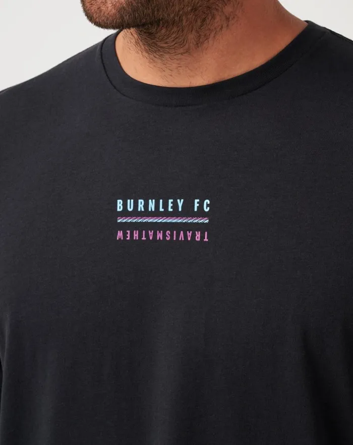Men Tees TravisMathew BURNLEY BUY OUT TEE Black Men Tees TravisMathew BURNLEY BUY OUT TEE Black