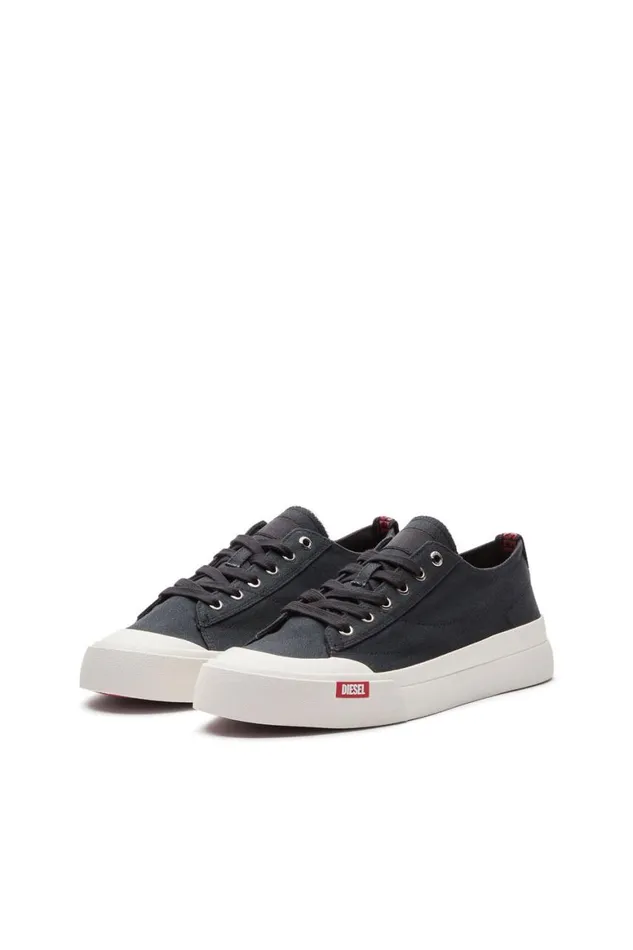 MenWomen Diesel Sneakers SATHOS LOW Black MenWomen Diesel Sneakers SATHOS LOW Black