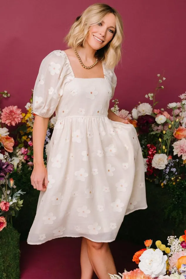 Women Daisy Short Dress Vintage Cream Floral Baltic Born Bump Friendly Women Daisy Short Dress Vintage Cream Floral Baltic Born Bump Friendly