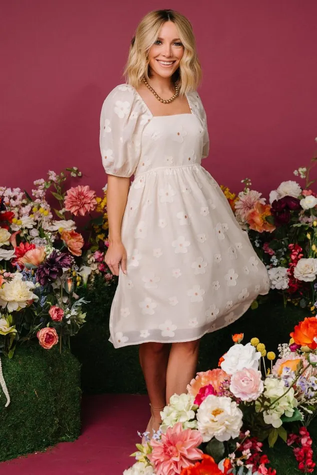 Women Daisy Short Dress Vintage Cream Floral Baltic Born Bump Friendly Women Daisy Short Dress Vintage Cream Floral Baltic Born Bump Friendly