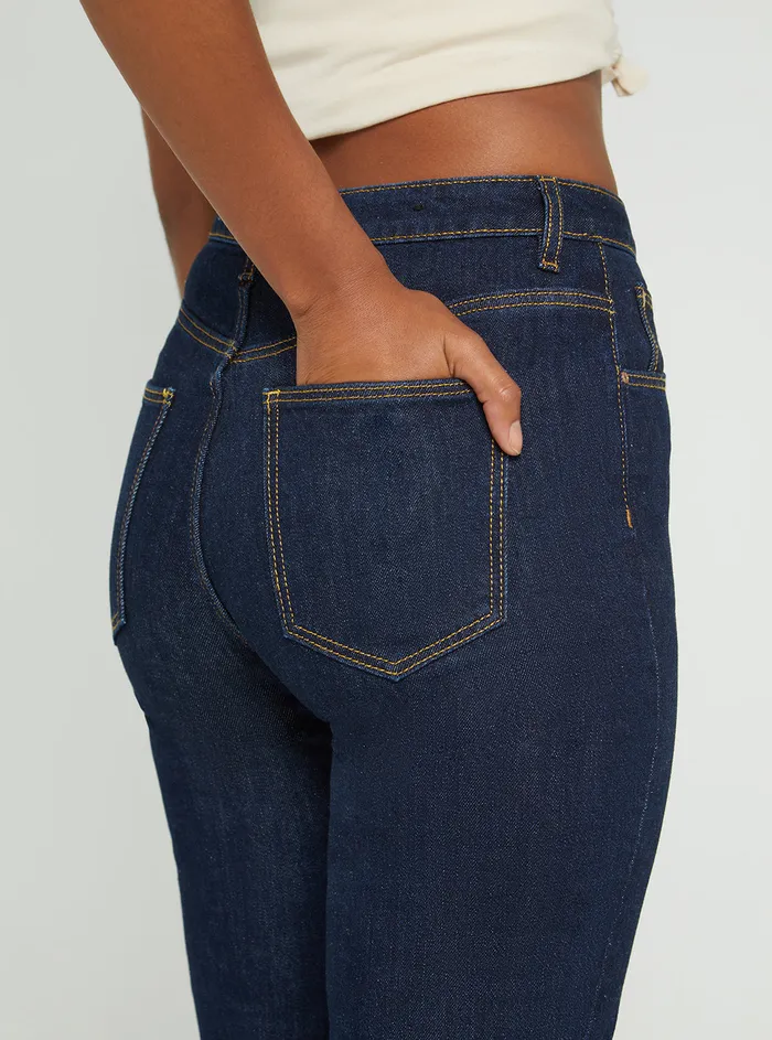 Women Denim GUESS Highrise Straight Leg Mom Denim Jeans In Authentic Dark Wash Women Denim GUESS Highrise Straight Leg Mom Denim Jeans In Authentic Dark Wash