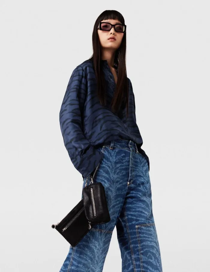 Women Falabella Cosmetics Case Pitch Black Stella McCartney Iconic Falabella Women Falabella Cosmetics Case Pitch Black Stella McCartney Iconic Falabella