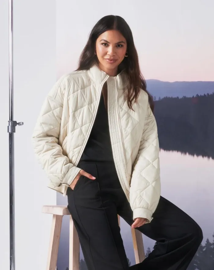 Women Jackets TravisMathew LIGHTS AT NIGHT QUILTED JACKET Pumice Stone Women Jackets TravisMathew LIGHTS AT NIGHT QUILTED JACKET Pumice Stone