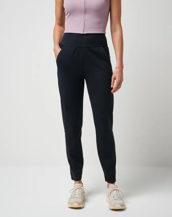 Women Pants TravisMathew MOVEKNIT RESILIENCE PANT Black